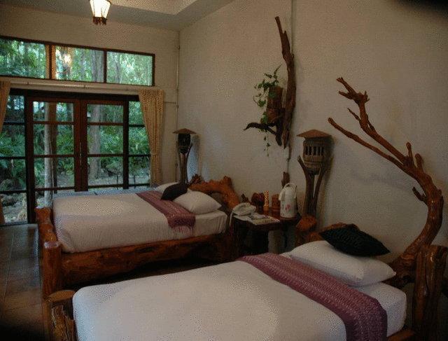 Momchailai Forest Retreat Kanchanaburi Eksteriør billede