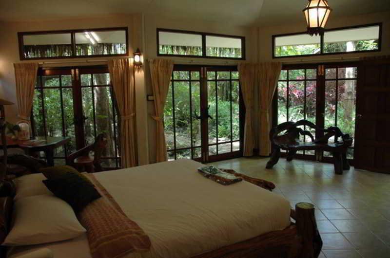 Momchailai Forest Retreat Kanchanaburi Eksteriør billede